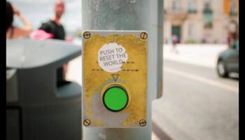 Miegs un atveseļošanās: Izpratne par atpūtas nozīmi fitnesā