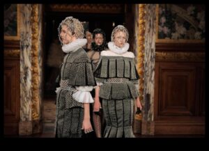 Runway Royalty Revels: Valda augstākā modes pasaulē